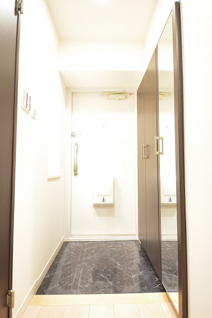 明るい玄関ホール