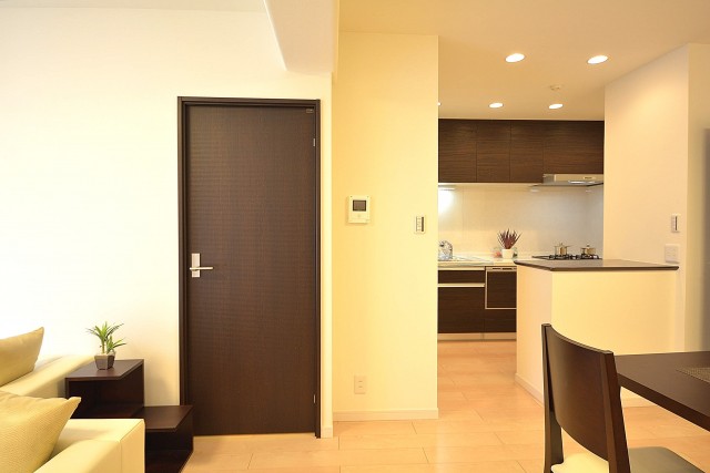 約6.2畳の洋室入口