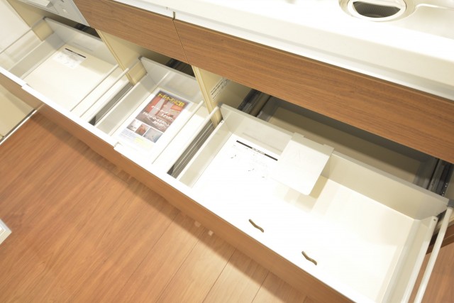 物の出し入れがしやすそうな収納