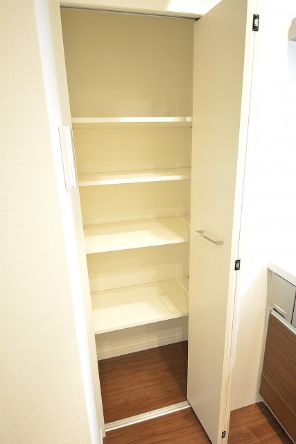 キッチンスペースの収納