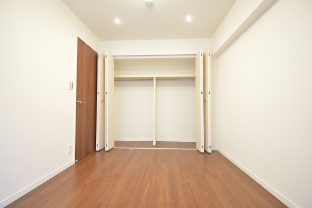 約5.7畳の洋室の収納