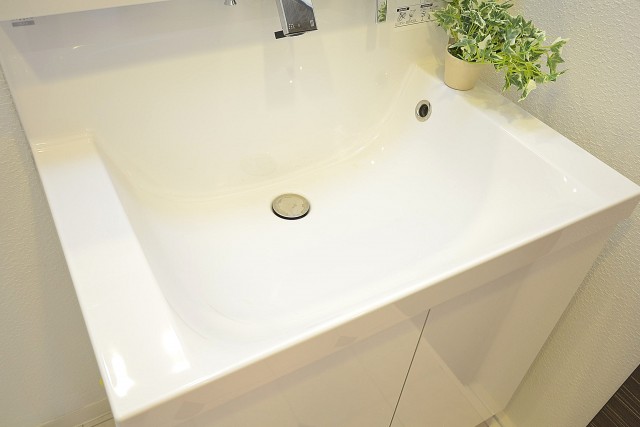 お手入れが楽なカウンター一体型洗面ボウル