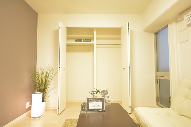 約6.1畳の洋室のクローゼット