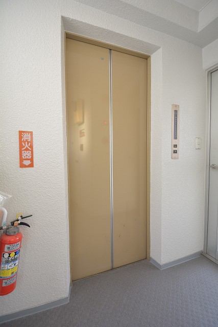シルバーパレス千駄木　エレベーター