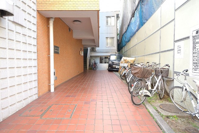 シルバーパレス千駄木　アプローチ