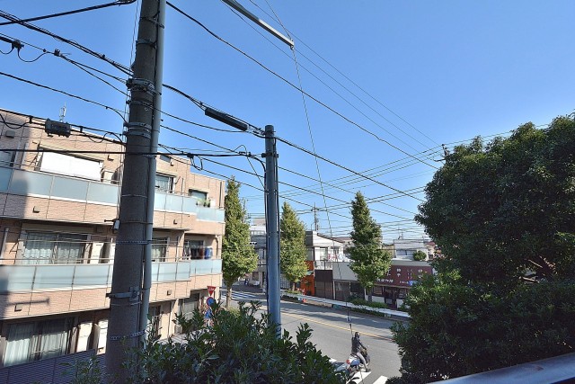 約4.5畳の洋室側のバルコニーからの眺望