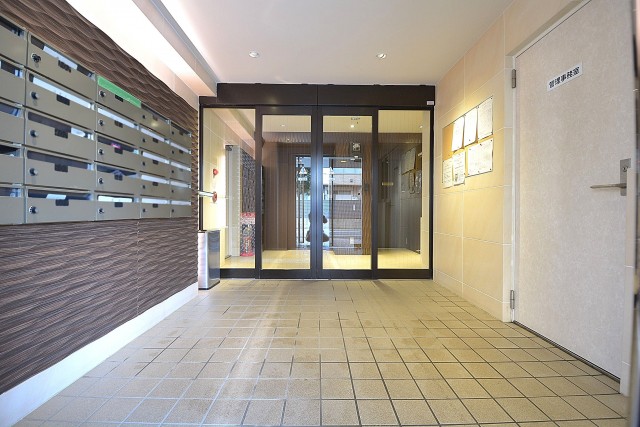 キャニオンマンション駒沢公園　エントランス