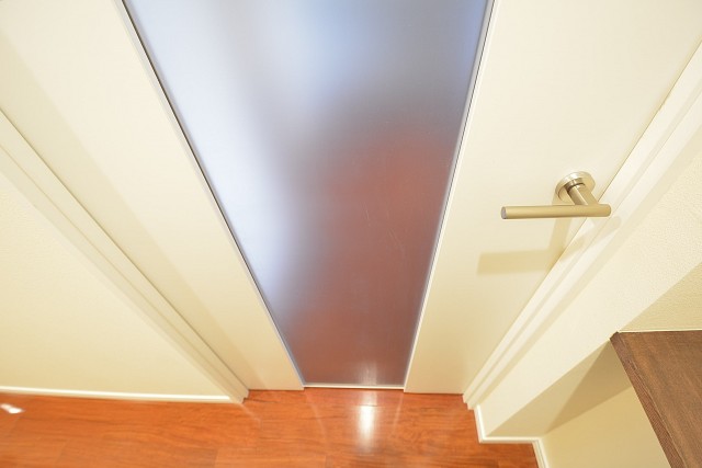 高輪中台マンション　ＬＤＫの扉