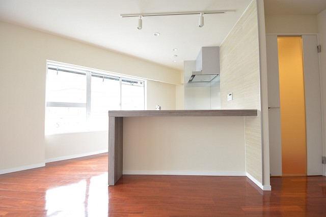 高輪中台マンション　キッチンはカウンターついてます。