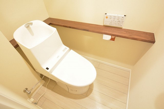 高輪中台マンション　ウォシュレット付きトイレ