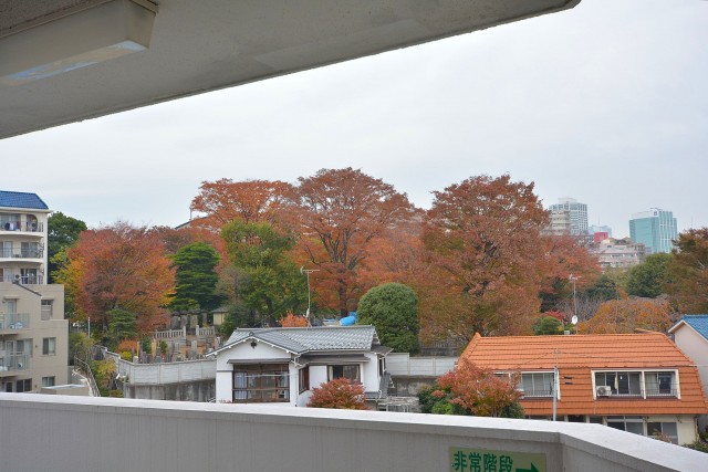 高輪中台マンション　エレベーター前の共用廊下からの眺望