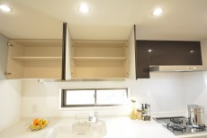 キッチン上部の収納