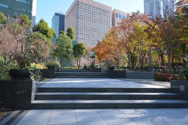 セントラルパークタワーラ・トゥール新宿　エントランス前
