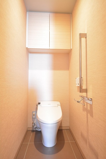 ウォシュレット付きトイレ