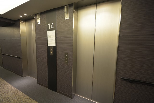 エレベーターは2基設置されています。