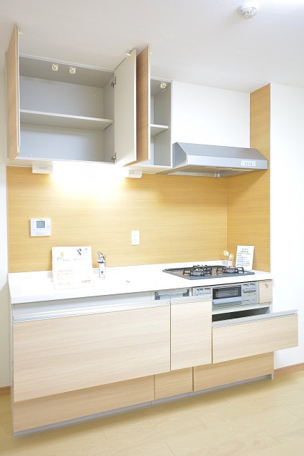 人造大理石トップ＆シンクのシステムキッチン