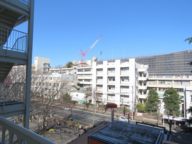 パシフィック馬事公苑前　共用廊下眺望