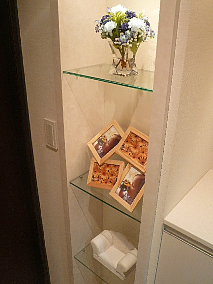 弦巻リハイム　ガラス棚205