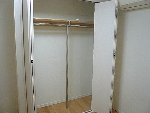 弦巻リハイム　ポールハンガー付クローゼット205