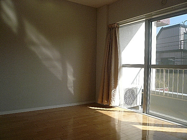 弦巻リハイム　4.7帖の洋室205