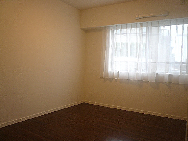 5.3帖の清潔感ある洋室