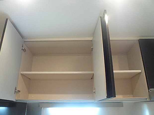 キッチン　吊戸棚収納