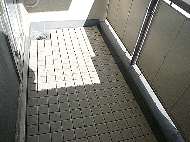 マンション駒場　東向きバルコニー