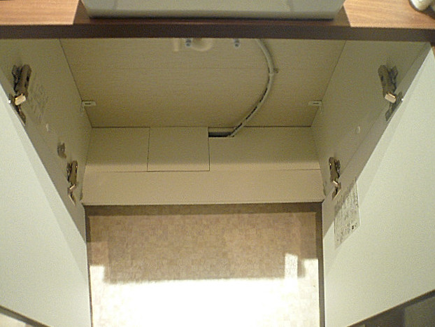 手洗い付きトイレ　収納