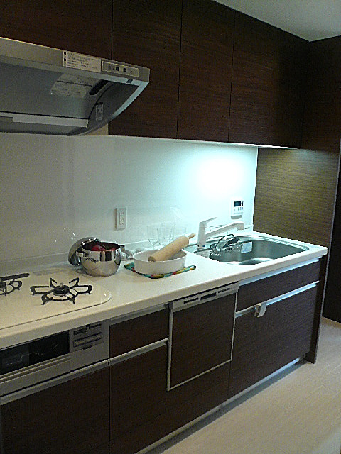 ゆとりあるワイドなキッチン