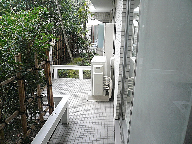 緑に囲まれたバルコニー　7.7㎡