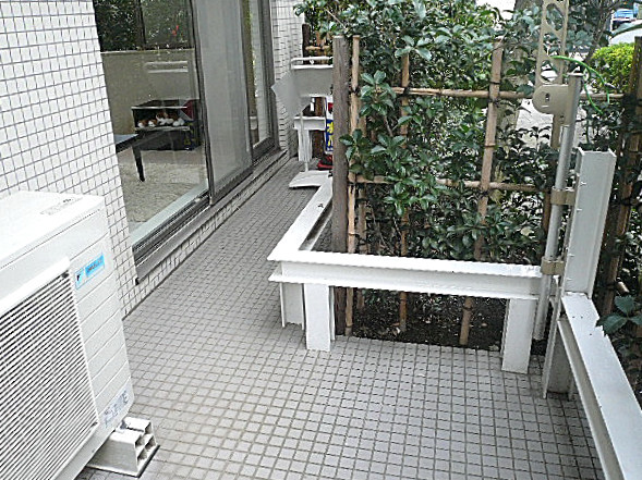 緑に囲まれたバルコニー　7.7㎡