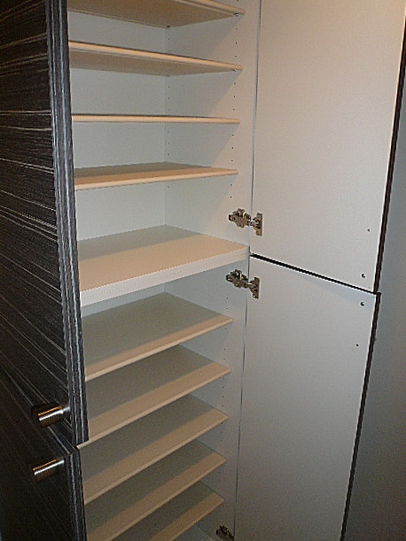 4つの扉の玄関収納