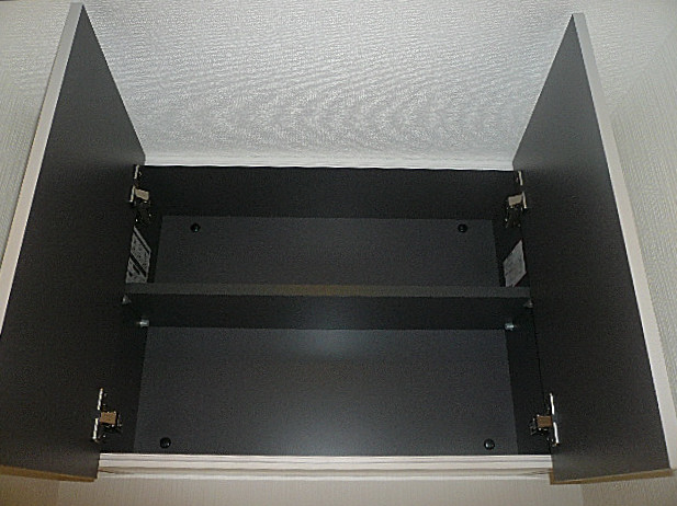 洗濯置き場　吊戸棚