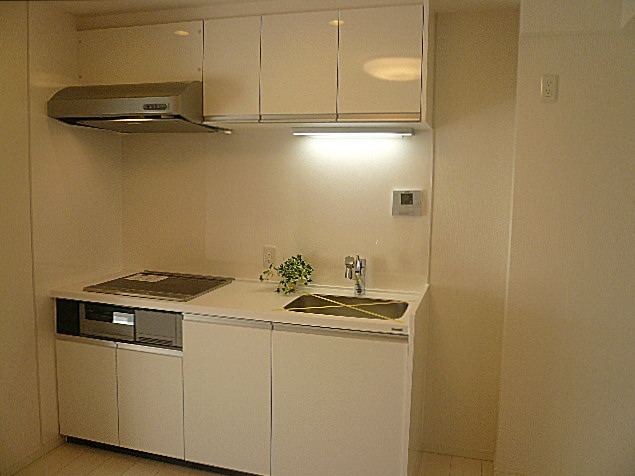 白を基調としたＩＨシステムキッチン！