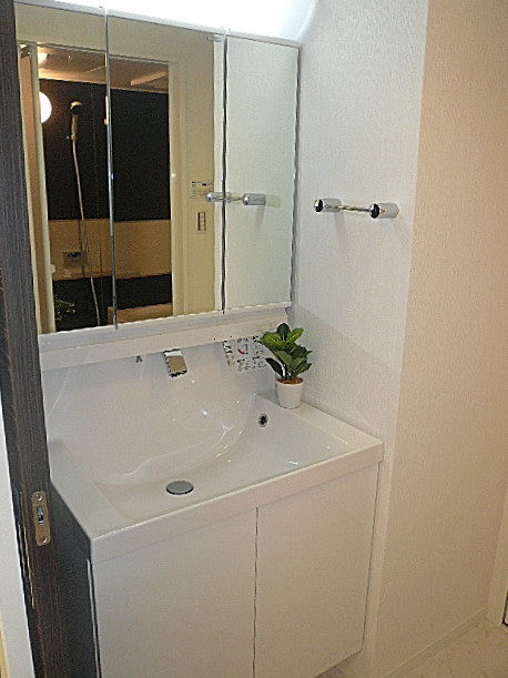 広々とした洗面化粧台