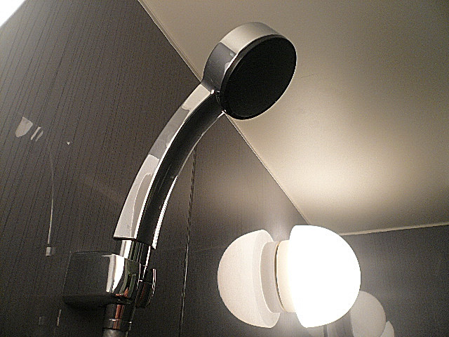 第三宮庭マンション　追炊き・浴室乾燥付きバスルーム　シャワー