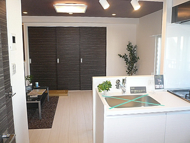 第三宮庭マンション　落ち着きのあるリビング・ダイニング・キッチン