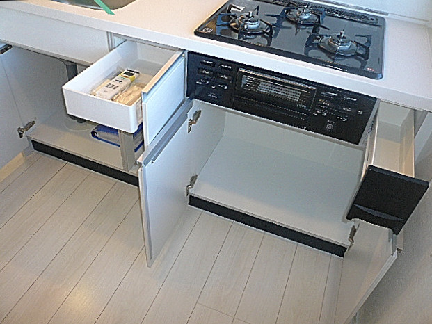 第三宮庭マンション　キッチン収納