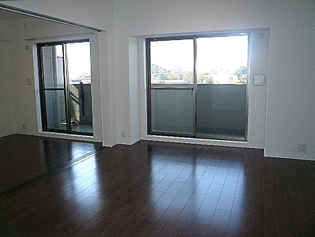 引き戸をあけると開放的なＬＤＫ