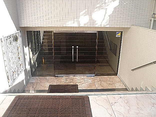サンビューハイツ元麻布　エントランス入口