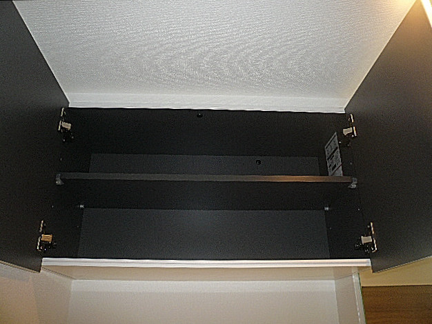 洗濯機置き場　吊戸棚