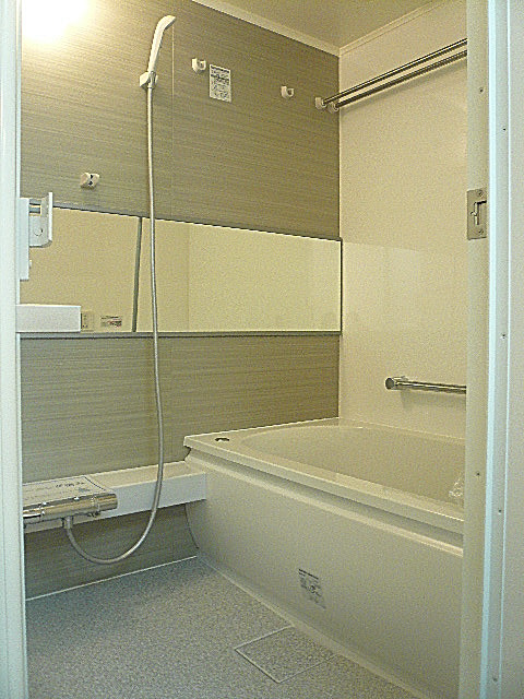 中銀築地マンシオン　浴室乾燥機・追炊き付きの浴室です。