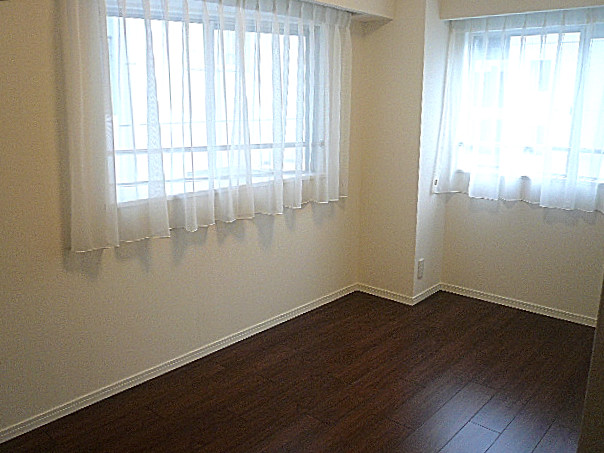 中銀築地マンシオン　5.7帖洋室