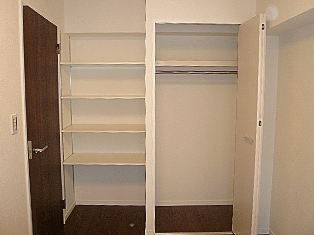 中銀築地マンシオン　クローゼット+収納棚