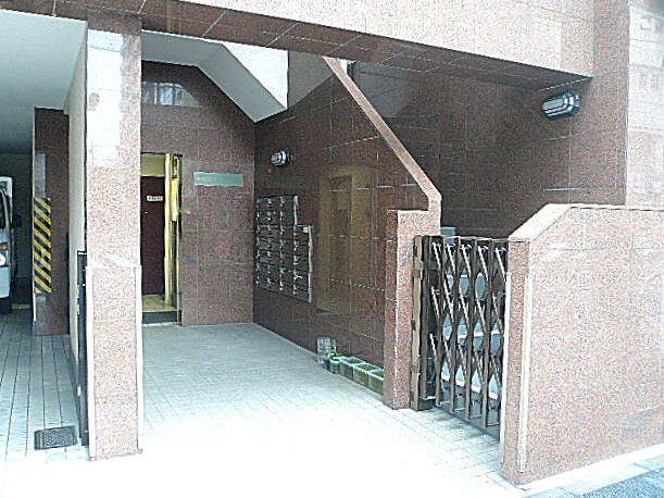 中銀築地マンシオン　エントランス前