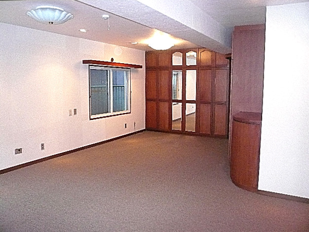 ｖ広々とした17.5帖　洋室