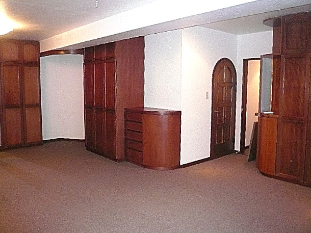 麻布網代マンション　広々とした17.5帖　洋室