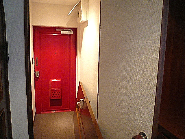 麻布網代マンション　広々とした17.5帖　洋室　玄関