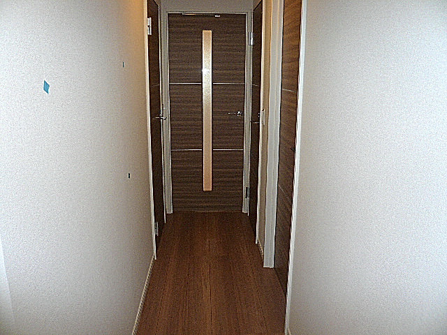 ヴェラハイツ日本橋箱崎　お部屋へ続く廊下です。
