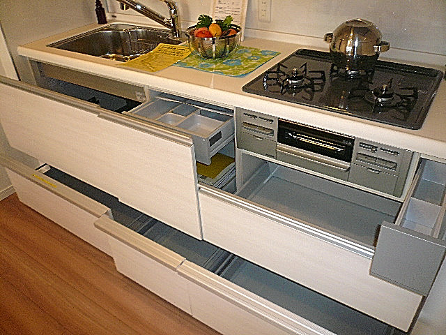 ヴェラハイツ日本橋箱崎　スライド式収納